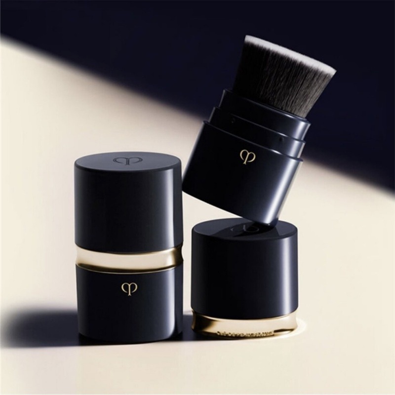 CPB Radiant Glow Foundation Brush - Image 3
