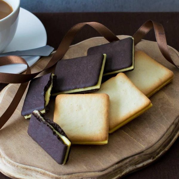 Hakata Fengmei Nunnery Selected Chocolate Cream Sandwich Biscuit 6 PCs
