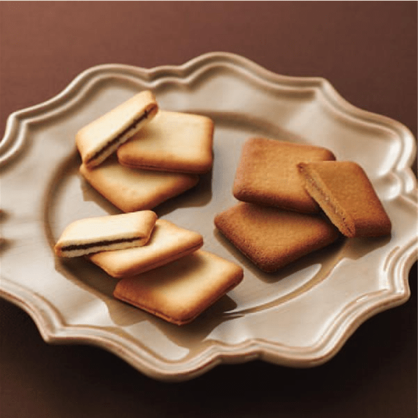 Colombin Tokyo Chocolate-Filled Biscuits, 27 Pieces