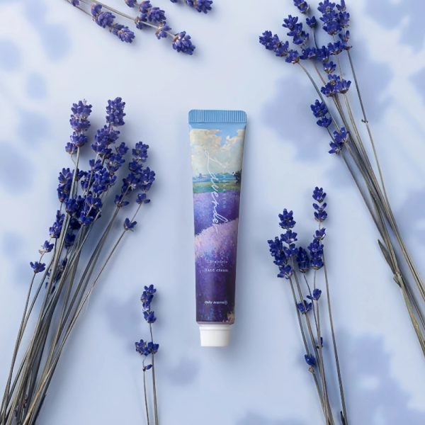 DAJ HokKAIdo Lavender Scented Mini Hand Cream 20g