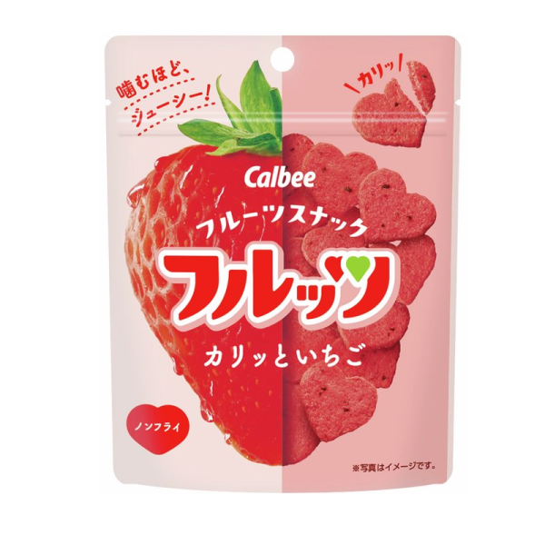 CALBEE Fruits Crispy Strawberry Chips 30g (Heart-shaped)